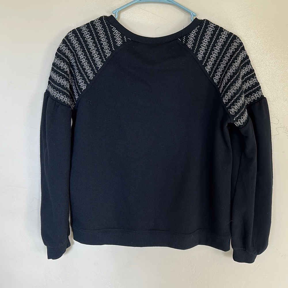 NWT Cable & Gauge BLACK Embroidered Shoulder Sweater Sweatshirt Sz S - Picture 5 of 10